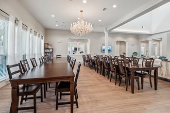 Community kitchen & dining hall